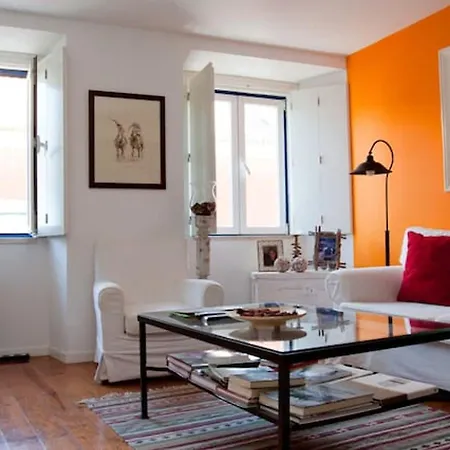 Bright In Lisbon, 70 Sqm Near Center Lissabon