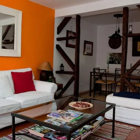 Apartment Bright In Lisbon, 70 Sqm Near Center
