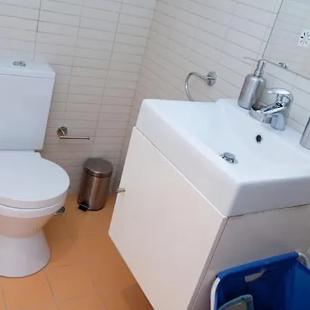 Bright In Lisbon, 70 Sqm Near Center Лиссабон