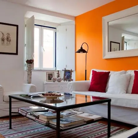 Bright In Lisbon, 70 Sqm Near Center Апартаменты